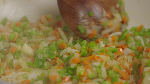 Quinto paso Fideos con pollo y verduras